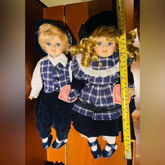 Collectible Porcelain dolls twins blond Girl & Boy blue eyes matching clothes - Picture 4 of 4